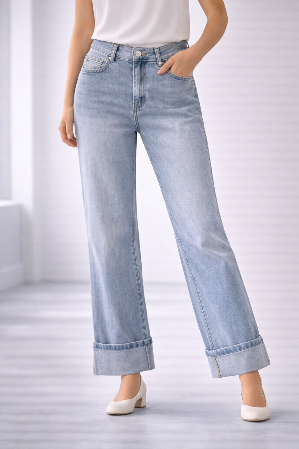 Jeans Donna Wide Leg Lavaggio Chiaro con Fondo Risvoltato