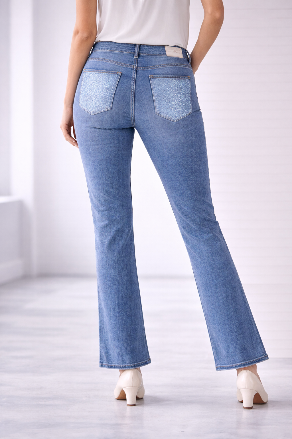 Jeans Donna Blu con Tasche Posteriori Decorate