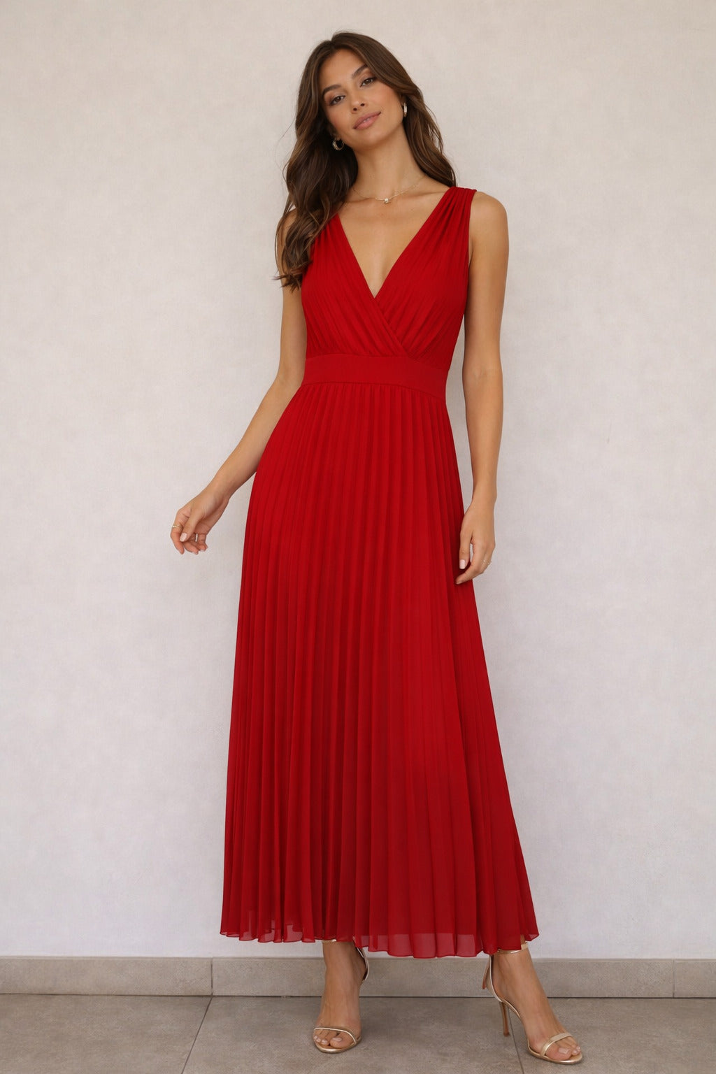 Abito lungo plissettato con scollo a V